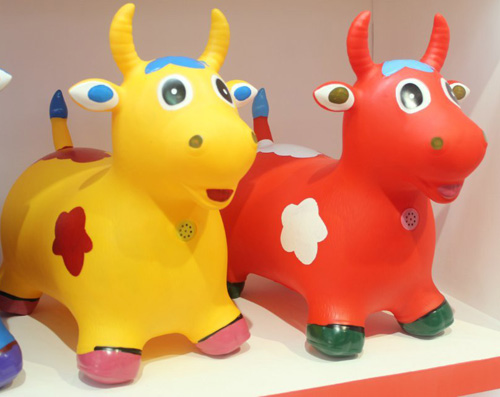 哈哈球彩繪音樂牛充氣玩具