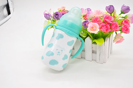 貝斯比幻彩瓷異形寬口自動(dòng)奶瓶綠色210ML