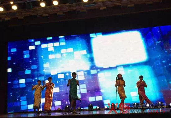 朋禾母嬰產(chǎn)品代理商云南康軒經(jīng)貿(mào)-登康2015迎新晚會(huì)