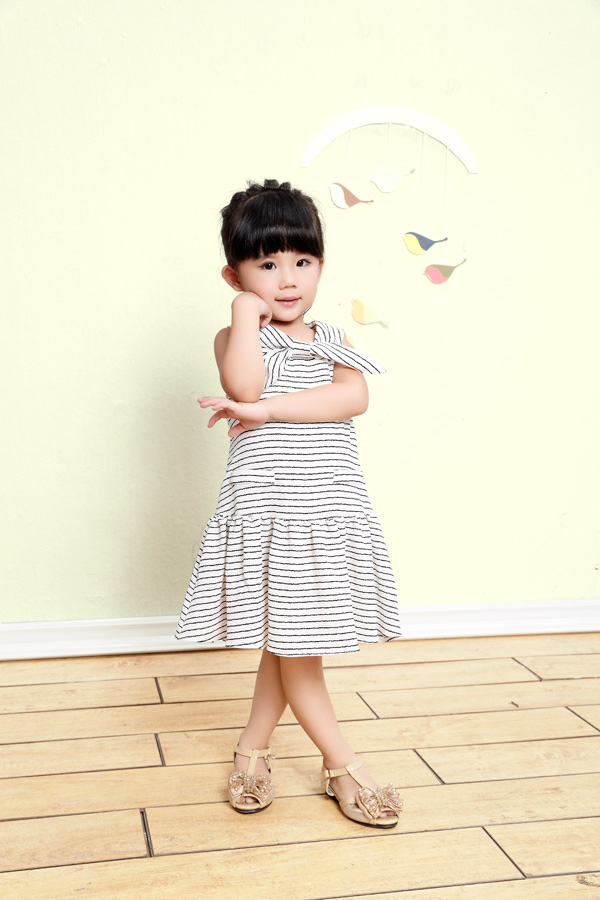 小狗巴納蝴蝶結(jié)條紋連衣裙