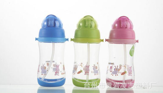 多尼熊學(xué)生卡通兒童吸管飲水杯