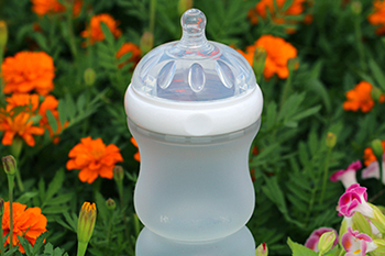 酷萌寶貝防脹氣硅膠奶瓶白色160ML.jpg 酷萌寶貝防脹氣硅膠奶瓶白色160ML.jpg