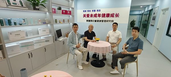 親博士 (2).jpg 親博士 (2).jpg