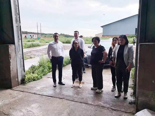 菲律賓客商到我司進行參觀考察4.jpg 菲律賓客商到我司進行參觀考察4.jpg