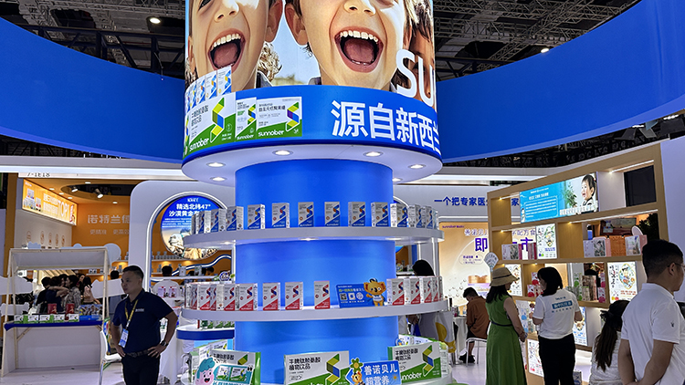 展廳設(shè)計.jpg 展廳設(shè)計.jpg