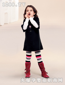 ȸ̫�ɺ�ɫŮͯ���b